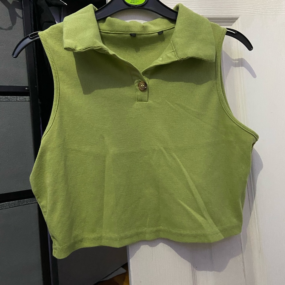 Green collard Crop tank top